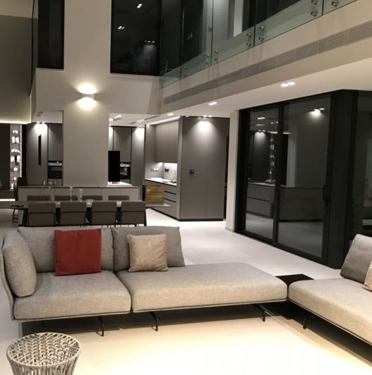 Image No.5-6 Bed House for sale