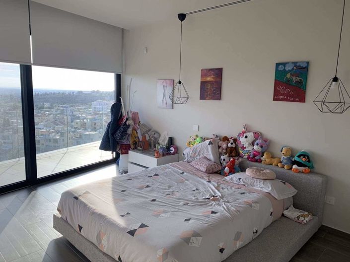 Image No.6-6 Bed House for sale