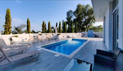 506543-detached-villa-in-protarasfull