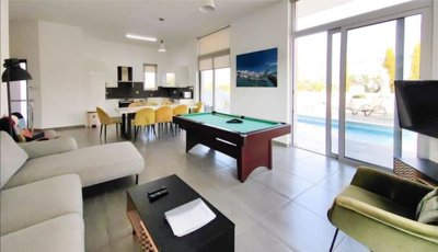 506547-detached-villa-in-protarasfull