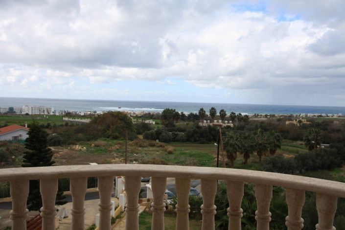 Image No.2-Maison de 4 chambres à vendre à Chlorakas