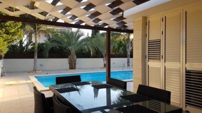 514570-detached-villa-in-oroklini-tourist-are