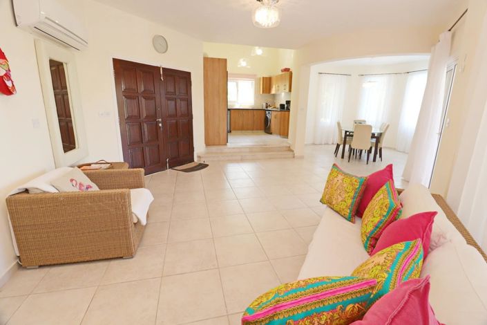 Image No.2-Maison de 3 chambres à vendre à Neon Chorion