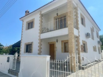 516246-house-in-orokliniorig