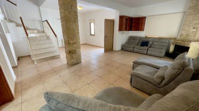 516245-house-in-orokliniorig