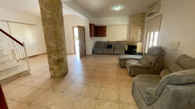 516248-house-in-orokliniorig