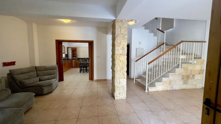 Image No.6-Maison de 5 chambres à vendre à Oroklini