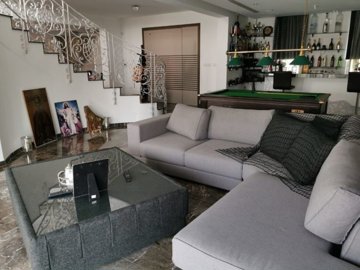 517069-house-in-oroklinifull