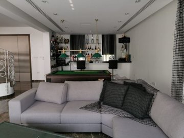 517064-house-in-oroklinifull