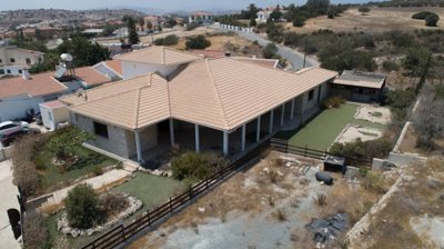517118-detached-villa-in-maroniorig