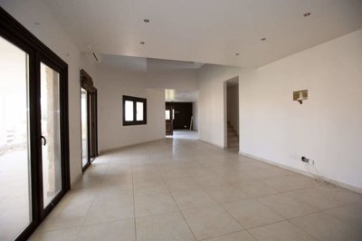 517125-detached-villa-in-maroniorig