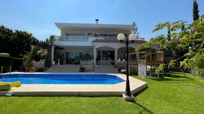 517748-detached-villa-for-sale-in-agios-tycho