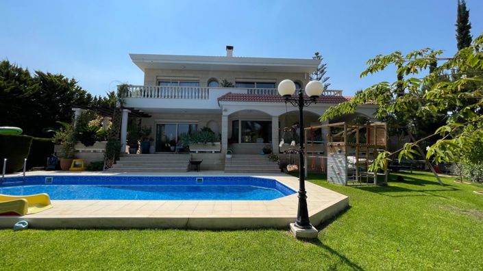 Image No.1-5 Bed House for sale