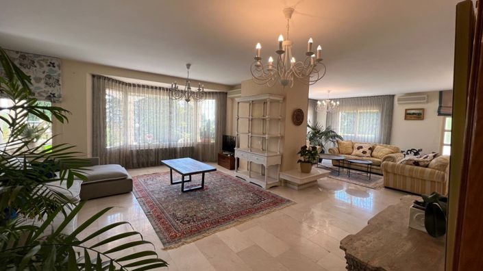 Image No.5-Maison de 5 chambres à vendre à Agios Tychonas