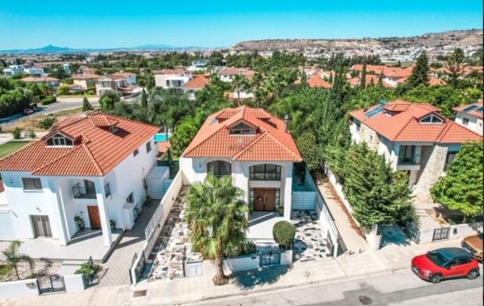 Image No.5-Maison de 4 chambres à vendre à Oroklini