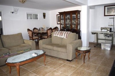 520564-luxury-five-bedroom-detached-villa-for