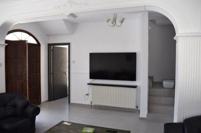 520558-luxury-five-bedroom-detached-villa-for
