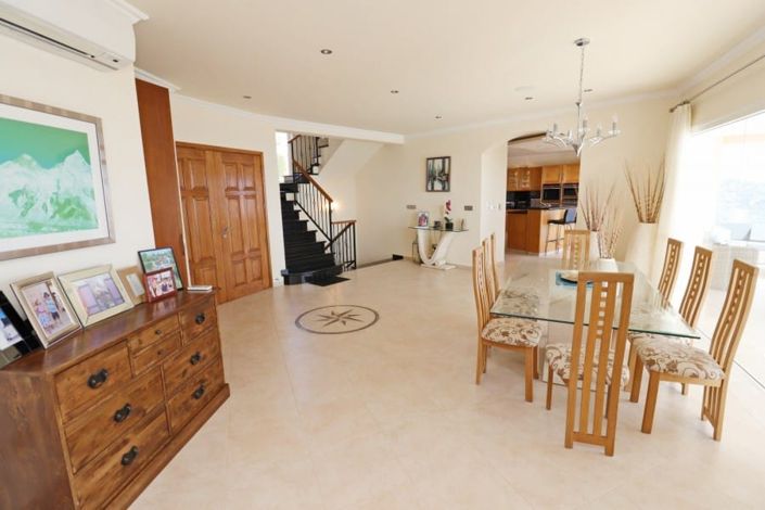 Image No.10-5 Bed House for sale