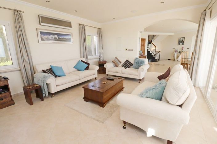 Image No.6-5 Bed House for sale