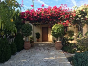525748-detached-villa-for-sale-in-kouklia-aph