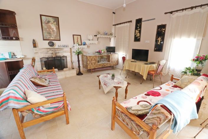 Image No.10-2 Bed House for sale