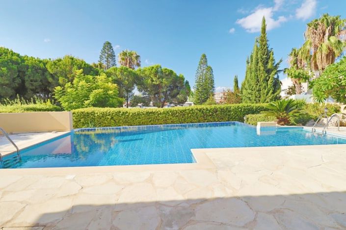 Image No.6-5 Bed House for sale