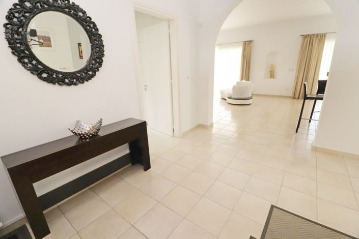 Image No.7-5 Bed House for sale