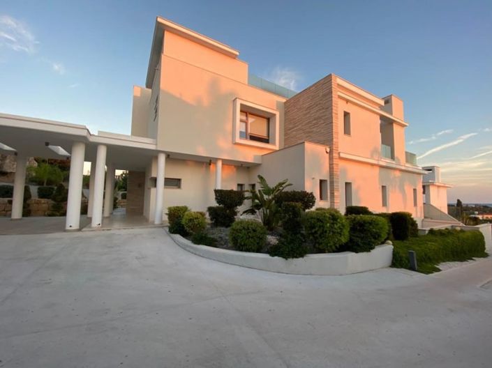 Image No.10-5 Bed House for sale