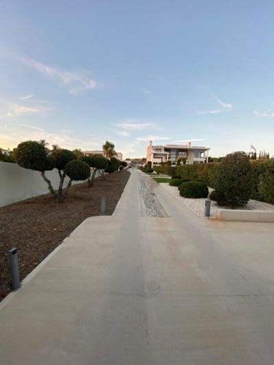 Image No.8-5 Bed House for sale