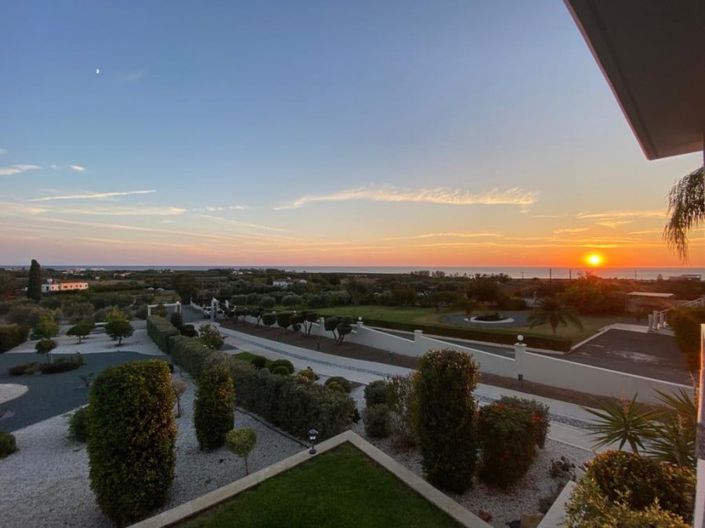 Image No.9-5 Bed House for sale