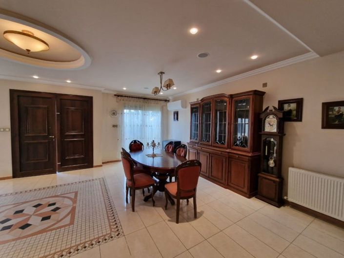 Image No.4-5 Bed House for sale