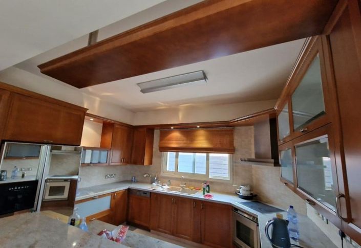 Image No.7-5 Bed House for sale