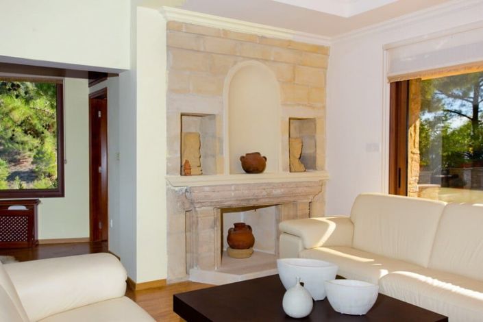 Image No.6-8 Bed House for sale