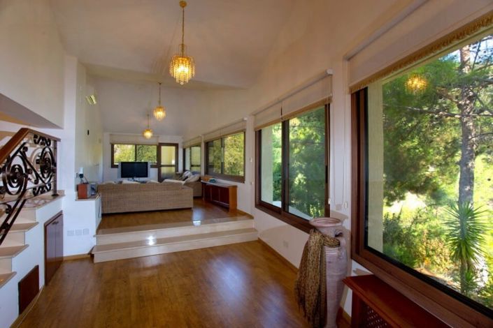 Image No.7-8 Bed House for sale