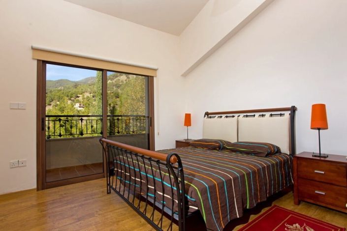 Image No.9-8 Bed House for sale