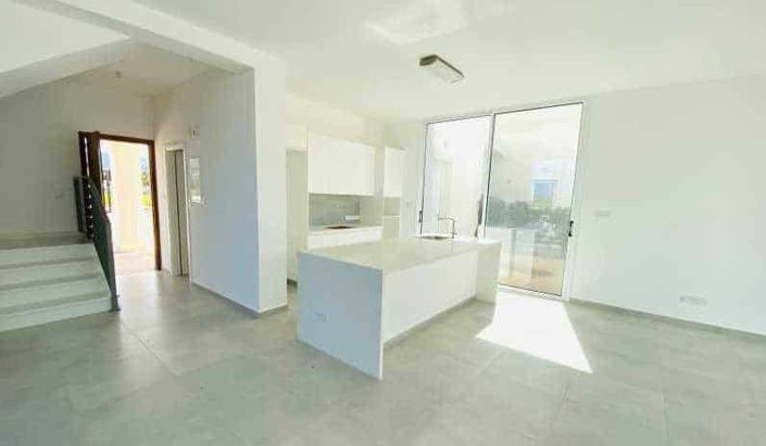 Image No.2-3 Bed House for sale