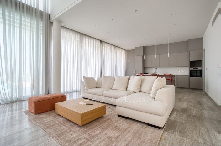 Image No.3-Maison de 3 chambres à vendre à Mouttagiaka