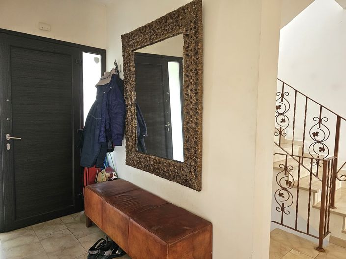 Image No.6-5 Bed House for sale