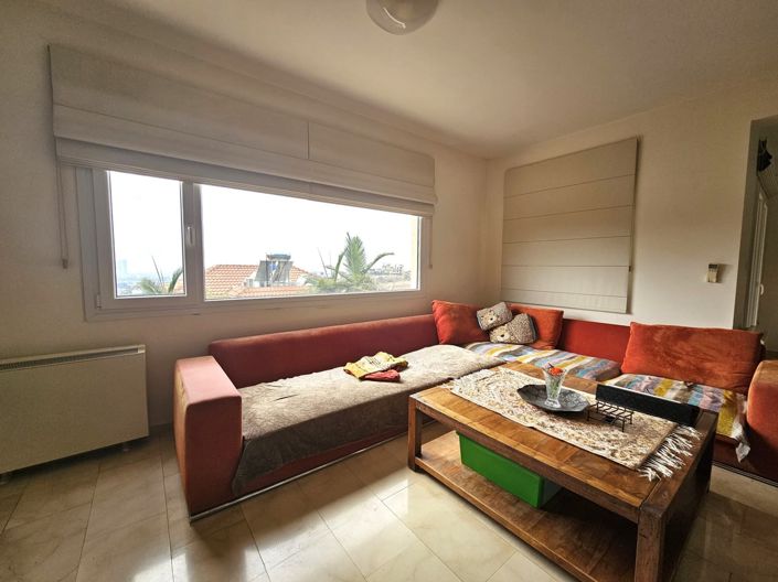 Image No.8-5 Bed House for sale