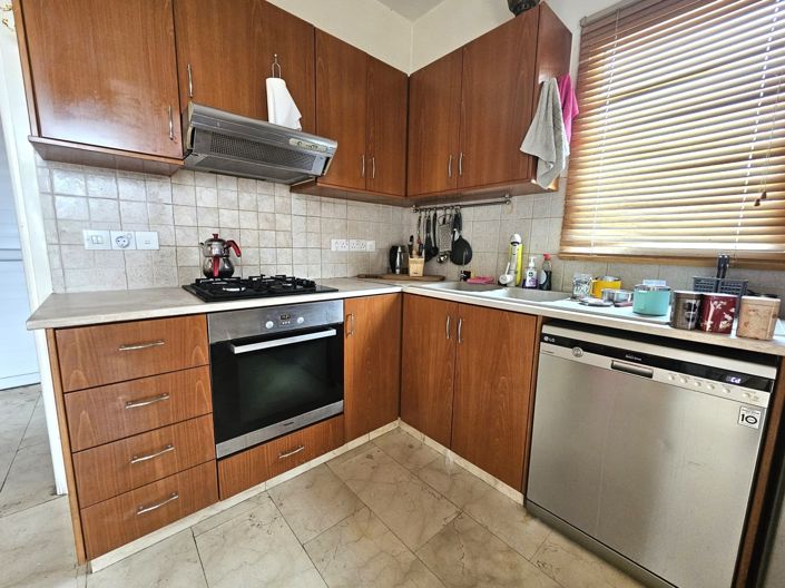 Image No.9-5 Bed House for sale