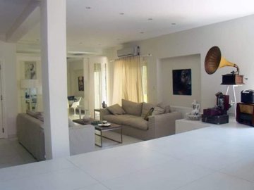 533210-detached-villa-for-rent-in-petrou-pavl