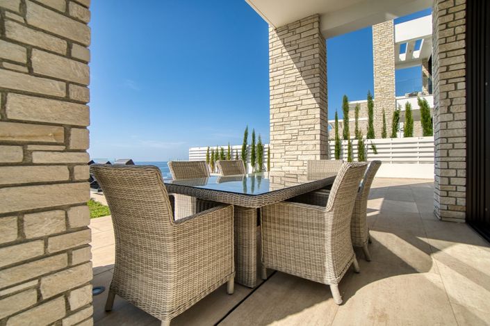 Image No.2-4 Bed House for sale