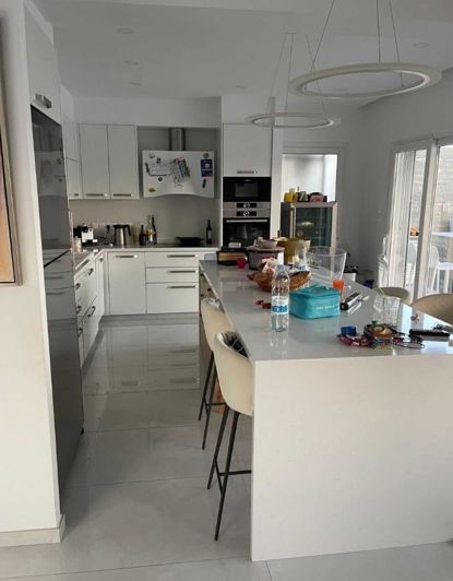 Image No.6-4 Bed House for sale