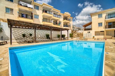 594116-penthouse-for-sale-in-chlorakaorig