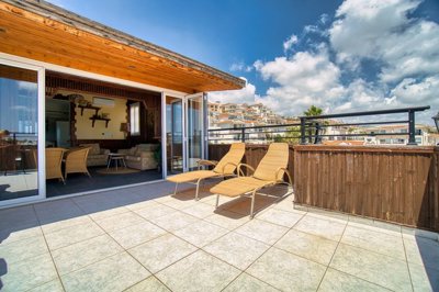 594103-penthouse-for-sale-in-chlorakaorig