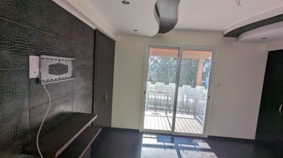 445110-apartment-for-sale-in-kato-paphos-univ