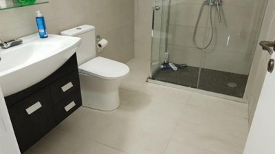 467073-fully-renovated-three-bed-apartment-on