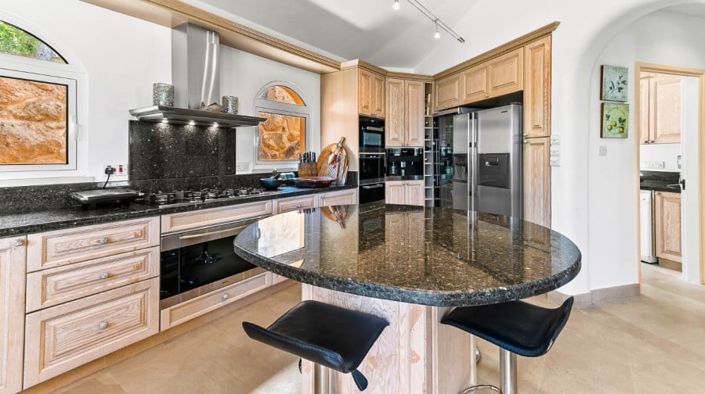 Image No.10-Maison de 4 chambres à vendre à Kamares