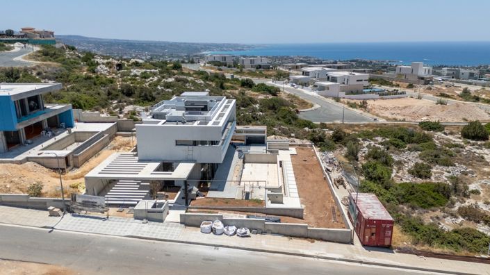 Image No.2-4 Bed House for sale