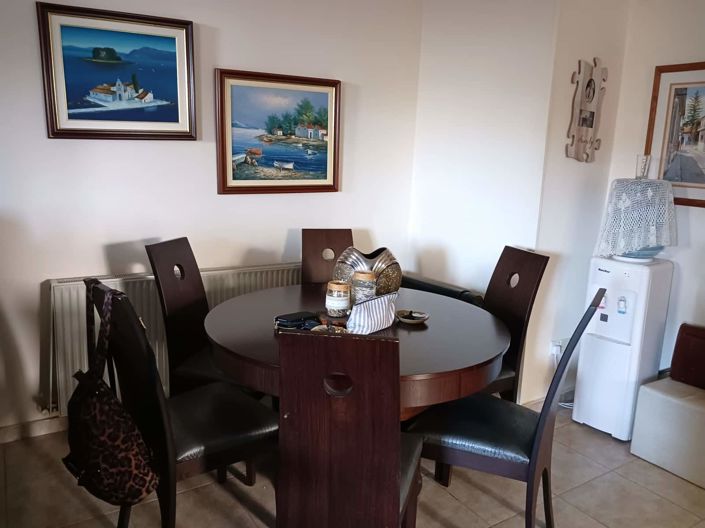 Image No.1-5 Bed House for sale